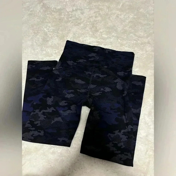 Spanx camo leggings XS - Picture 5 of 6